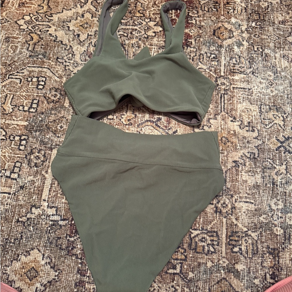 Beach Riot army green swimsuit never worn - Picture 8 of 10